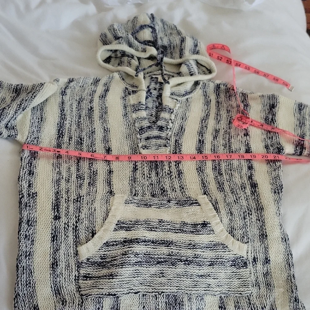 Hem & Thread Navy and Cream Hooded Sweater - Picture 6 of 7